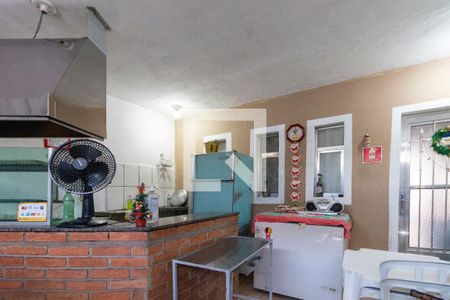 Casa à venda com 260m², 4 quartos e 5 vagas Casa à venda com 260m², 4 quartos e 5 vagasGaragem 2
