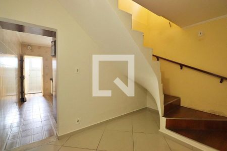 Escada de casa para alugar com 3 quartos, 120m² em Jardim Santo Antônio, Santo André