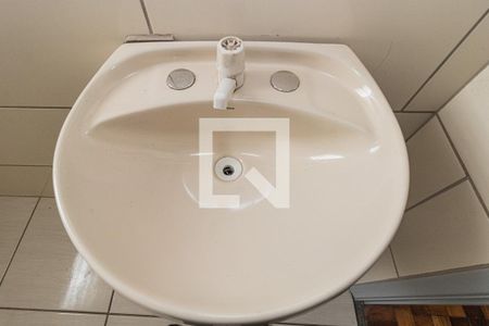 Banheiro de apartamento à venda com 2 quartos, 62m² em Passo D’areia, Porto Alegre