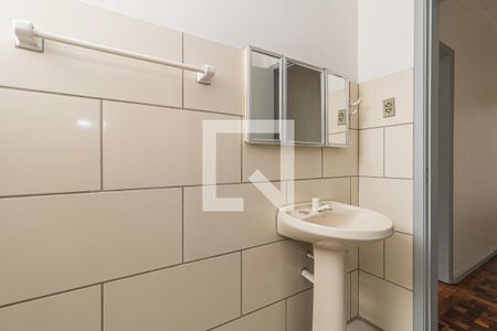 Banheiro de apartamento à venda com 2 quartos, 62m² em Passo D’areia, Porto Alegre