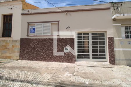 Casa à venda com 135m², 3 quartos e 1 vagaFachada