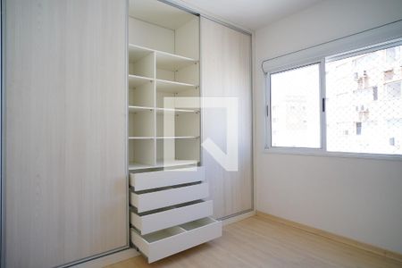 Suíte de apartamento para alugar com 3 quartos, 70m² em Vila Ipiranga, Porto Alegre