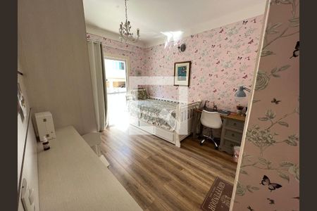 Casa de condomínio à venda com 269m², 4 quartos e 3 vagas