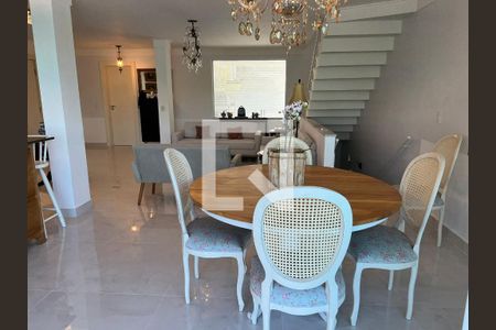 Casa de condomínio à venda com 269m², 4 quartos e 3 vagas