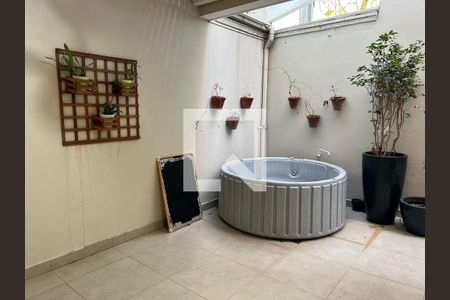 Casa de condomínio à venda com 269m², 4 quartos e 3 vagas