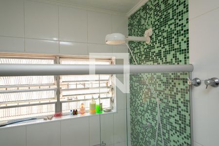 Casa à venda com 223m², 3 quartos e 2 vagasBanheiro social