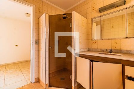 Casa à venda com 208m², 3 quartos e 4 vagasBanheiro da Suíte