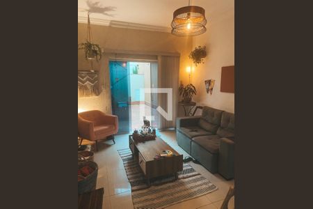 Casa à venda com 4 quartos, 250m² em Indianópolis, São Paulo