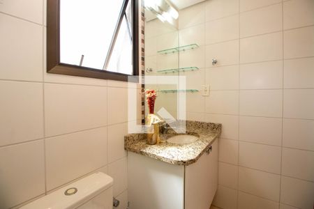 Apartamento à venda com 74m², 2 quartos e 2 vagas Apartamento à venda com 74m², 2 quartos e 2 vagasBanheiro da Suíte