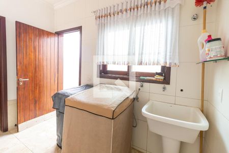 Casa de condomínio à venda com 1200m², 4 quartos e 5 vagasÁrea de Serviço