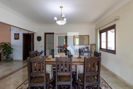 Casa de condomínio à venda com 1200m², 4 quartos e 5 vagasSala