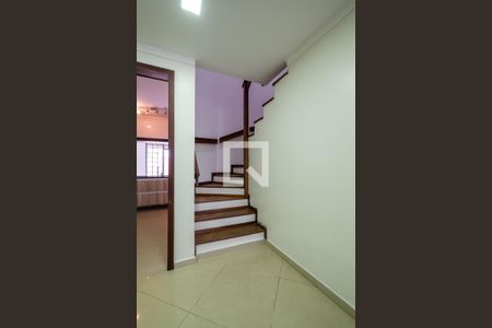 Escada de casa à venda com 3 quartos, 181m² em Ipanema, Porto Alegre