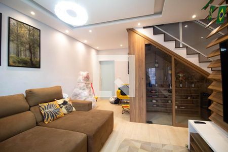 Casa para alugar com 250m², 3 quartos e 5 vagas Casa para alugar com 250m², 3 quartos e 5 vagasSala