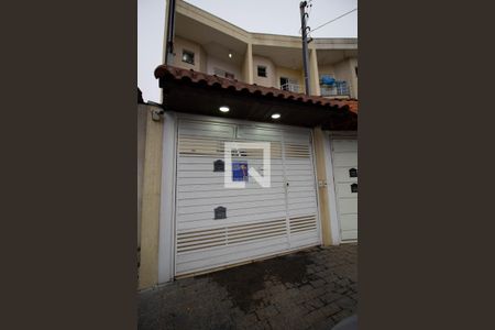 Casa para alugar com 250m², 3 quartos e 5 vagas Casa para alugar com 250m², 3 quartos e 5 vagasFachada