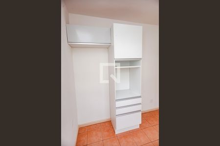 Apartamento para alugar com 65m², 2 quartos e 1 vaga Apartamento para alugar com 65m², 2 quartos e 1 vagaCozinha - Armários