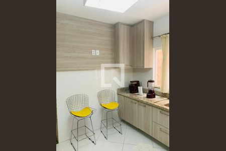 Casa para alugar com 3 quartos, 280m² em Vila Mazzei, São Paulo