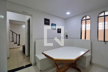 Casa à venda com 103m², 3 quartos e 2 vagasCozinha