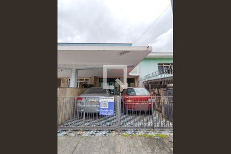 Casa à venda com 150m², 2 quartos e 2 vagas Casa à venda com 150m², 2 quartos e 2 vagasFachada