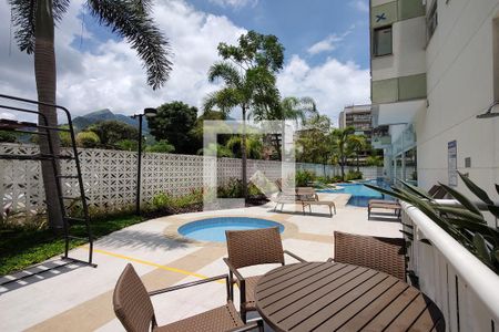 Apartamento à venda com 77m², 3 quartos e 2 vagasÁrea comum - Piscina