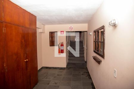 Apartamento à venda com 60m², 2 quartos e 1 vaga Apartamento à venda com 60m², 2 quartos e 1 vagaHall social