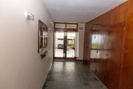 Apartamento à venda com 60m², 2 quartos e 1 vaga Apartamento à venda com 60m², 2 quartos e 1 vagaHall social