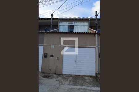 Casa à venda com 74m², 2 quartos e 1 vagaFachada