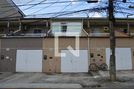 Casa à venda com 74m², 2 quartos e 1 vagaFachada