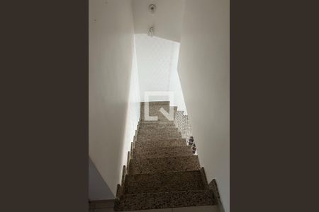 Casa à venda com 74m², 2 quartos e 1 vagaEscada