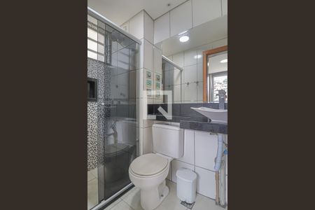 Apartamento para alugar com 64m², 3 quartos e 1 vagaBanheiro do Quarto 1 Suíte