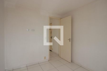 Quarto 1 de apartamento para alugar com 2 quartos, 44m² em Vila Carmosina, São Paulo