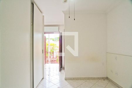 Suíte de casa à venda com 3 quartos, 200m² em Parque São Domingos, São Paulo