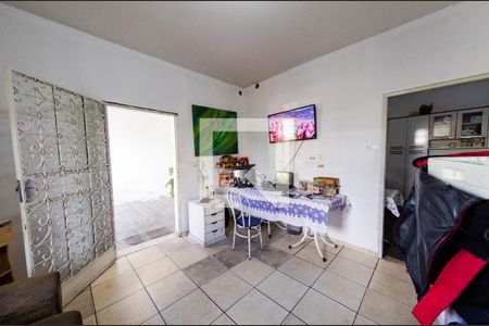 Sala de casa à venda com 3 quartos, 360m² em Caiçaras, Belo Horizonte