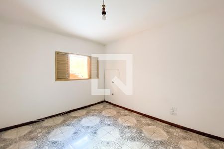 Quarto de casa para alugar com 1 quarto, 70m² em Jardim Roberto, Osasco