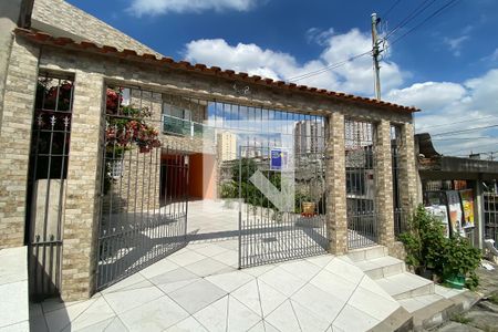 Fachada de casa para alugar com 1 quarto, 70m² em Jardim Roberto, Osasco