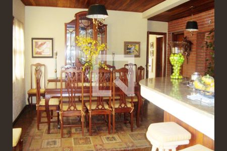 Casa à venda com 5 quartos, 380m² em Vila Monumento, São Paulo