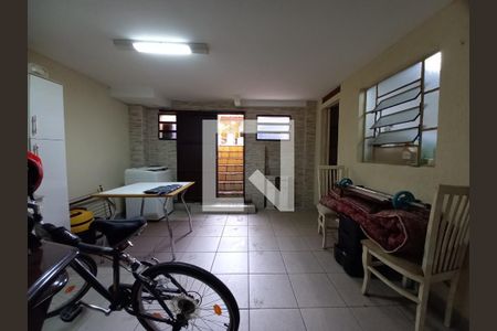 Casa à venda com 4 quartos, 300m² em Vila Mariana, São Paulo