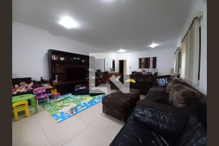 Casa à venda com 300m², 4 quartos e 6 vagas