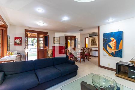 Sala de casa para alugar com 5 quartos, 400m² em Badu, Niterói