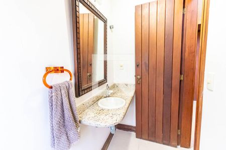Casa à venda com 400m², 5 quartos e 2 vagas Casa à venda com 400m², 5 quartos e 2 vagasLavabo