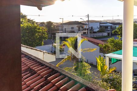 Casa à venda com 400m², 5 quartos e 2 vagas Casa à venda com 400m², 5 quartos e 2 vagasVaranda