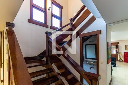 Escadas de casa à venda com 5 quartos, 400m² em Camboinhas, Niterói