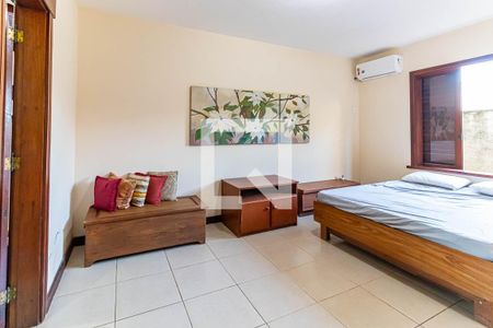 Casa à venda com 400m², 5 quartos e 2 vagas Casa à venda com 400m², 5 quartos e 2 vagasSuite 1 Terreo