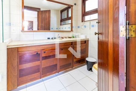 Casa à venda com 400m², 5 quartos e 2 vagas Casa à venda com 400m², 5 quartos e 2 vagasBanheiro Suite 1 Terreo