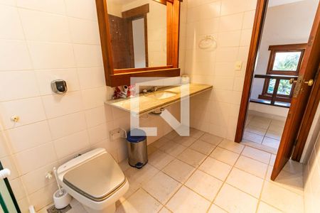 Casa à venda com 400m², 5 quartos e 2 vagas Casa à venda com 400m², 5 quartos e 2 vagasBanheiro Social Andar Superior