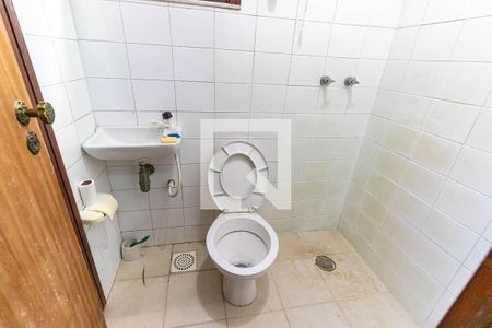 Casa à venda com 400m², 5 quartos e 2 vagas Casa à venda com 400m², 5 quartos e 2 vagasBanheiro de serviço