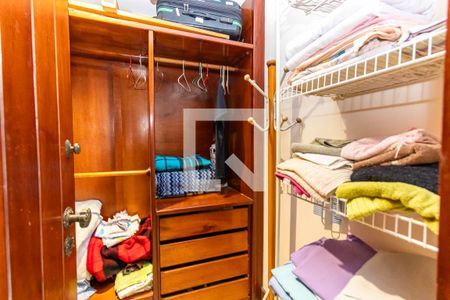 Casa à venda com 400m², 5 quartos e 2 vagas Casa à venda com 400m², 5 quartos e 2 vagasCloset da suíte 1