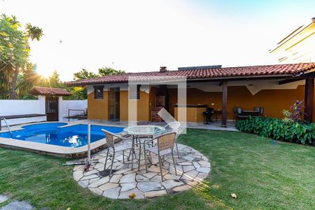 Casa à venda com 400m², 5 quartos e 2 vagas Casa à venda com 400m², 5 quartos e 2 vagasÁrea Externa