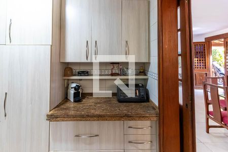 Casa à venda com 400m², 5 quartos e 2 vagas Casa à venda com 400m², 5 quartos e 2 vagasCozinha