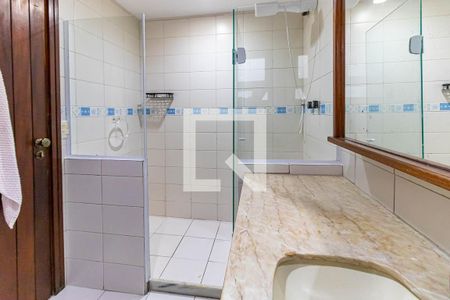 Casa à venda com 400m², 5 quartos e 2 vagas Casa à venda com 400m², 5 quartos e 2 vagasBanheiro Suite 1 Terreo