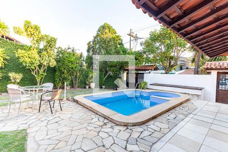 Casa à venda com 400m², 5 quartos e 2 vagas Casa à venda com 400m², 5 quartos e 2 vagasÁrea Externa